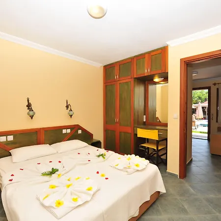 Grenadine Lodge