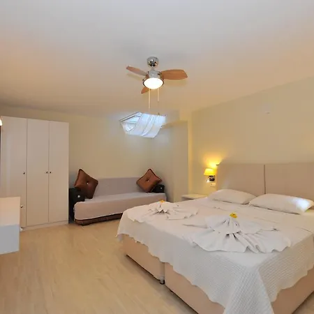 Grenadine Lodge