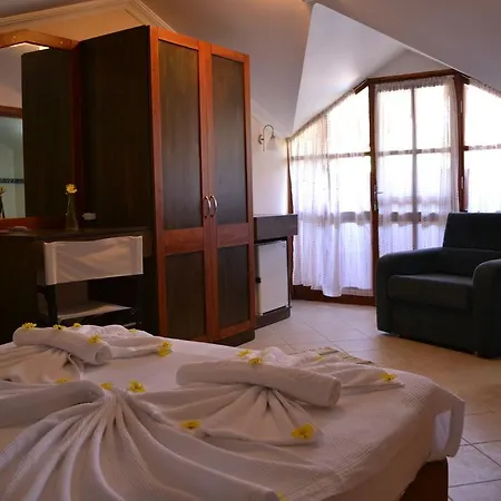 Grenadine Lodge *