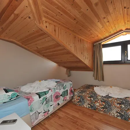 Grenadine Lodge