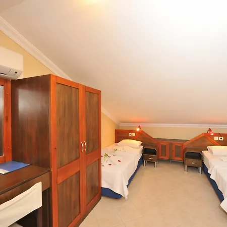 Grenadine Lodge